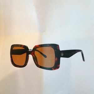 NWOT Lilly Pulitzer Triton Reef Sunglasses- never opened